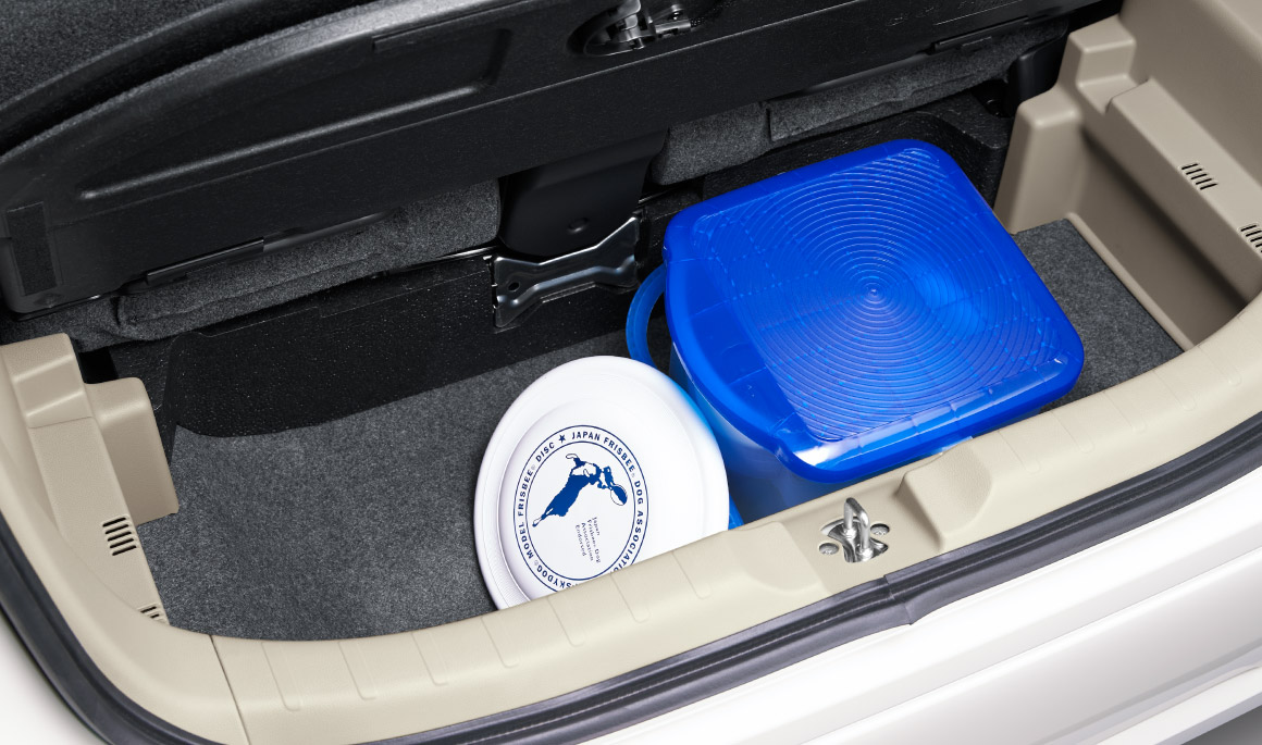 荷室アンダーボックス