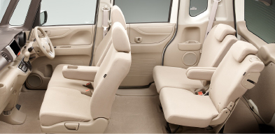 �C���e���A