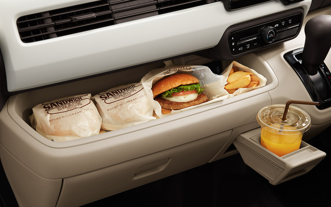 インパネトレー（助手席側）