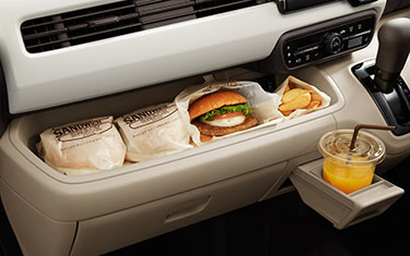 インパネトレー（助手席側）