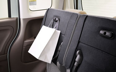 コンビニフック（後席下面）