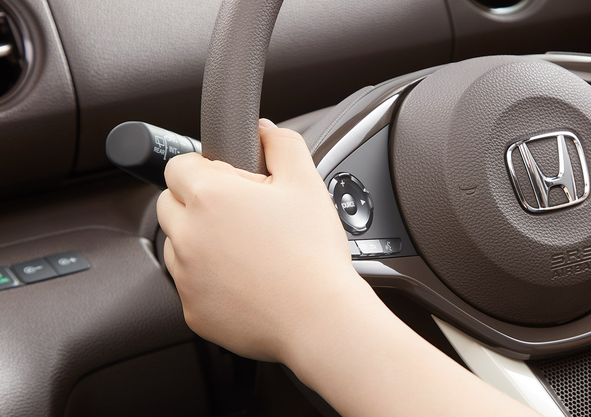 握りやすいステアリング形状