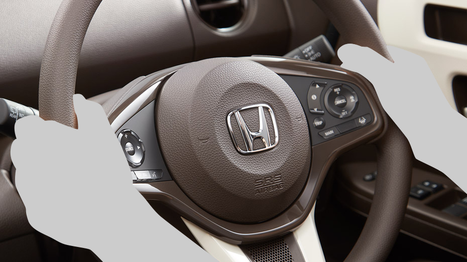 握りやすいステアリング形状