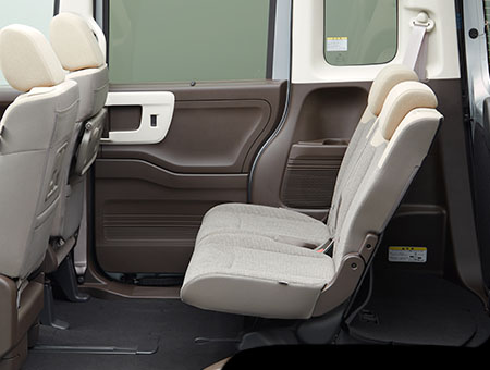 チップアップ&ダイブダウン機構付スライドリアシート