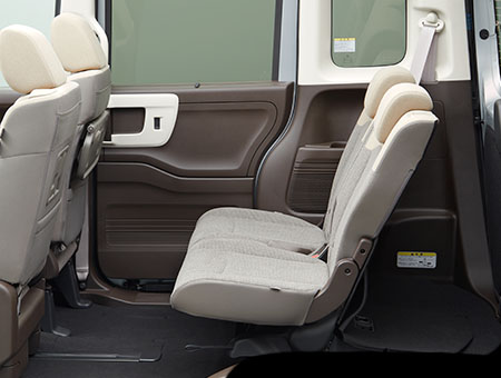 チップアップ&ダイブダウン機構付スライドリアシート