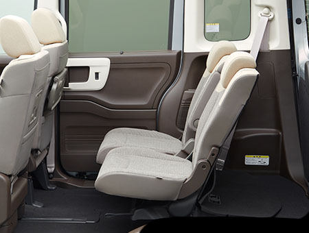 チップアップ&ダイブダウン機構付スライドリアシート