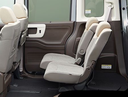 チップアップ&ダイブダウン機構付スライドリアシート