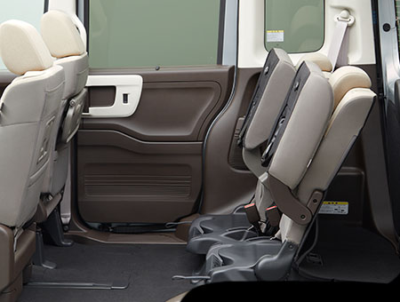 チップアップ&ダイブダウン機構付スライドリアシート