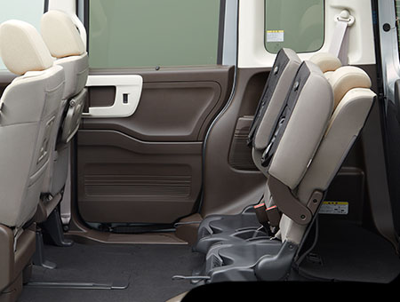 チップアップ&ダイブダウン機構付スライドリアシート