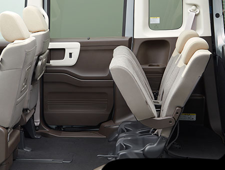 チップアップ&ダイブダウン機構付スライドリアシート