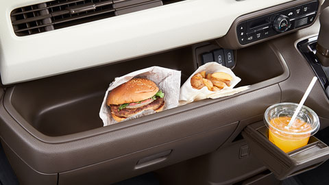 インパネトレー（助手席側）