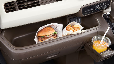 インパネトレー（助手席側）