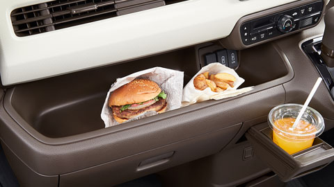 インパネトレー（助手席側）