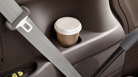 ドリンクホルダー（リアルーム左側）