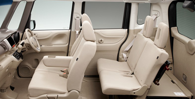 �C���e���A