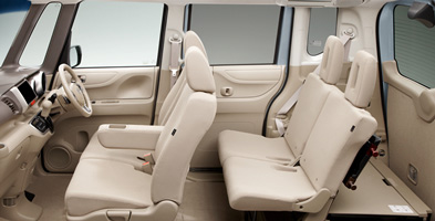 �C���e���A