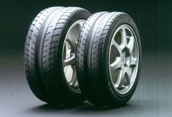 ƒtƒƒ“ƒg:215/45ZR16ƒŠƒA:245/40ZR17