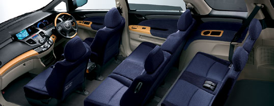 L�iFF�j �C���e���A�J���[�̓��[�u