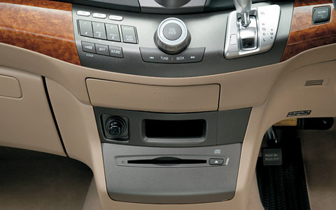 AM/FM�`���[�i�[�tCD�v���[���[