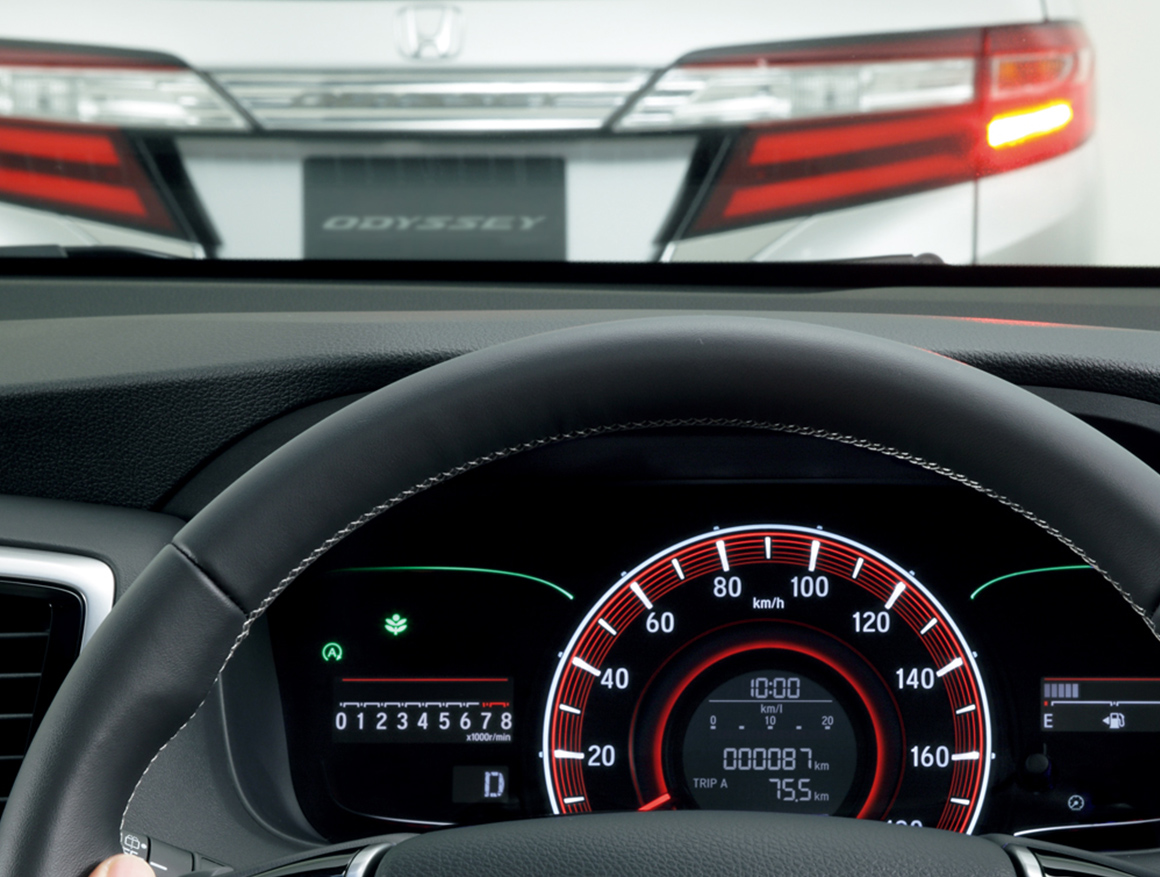 停車時に燃料を無駄に使わない。アイドリングストップシステム。