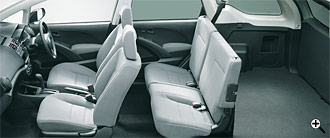 GL�iFF�j���[�J�[�I�v�V�����@�iAM/FM���W�I�j�����ԁ@�J�b�g�{�f�B�ɂ��B�e