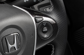 ステアリングガーニッシュ（カーボン調×高輝度シルバー塗装）