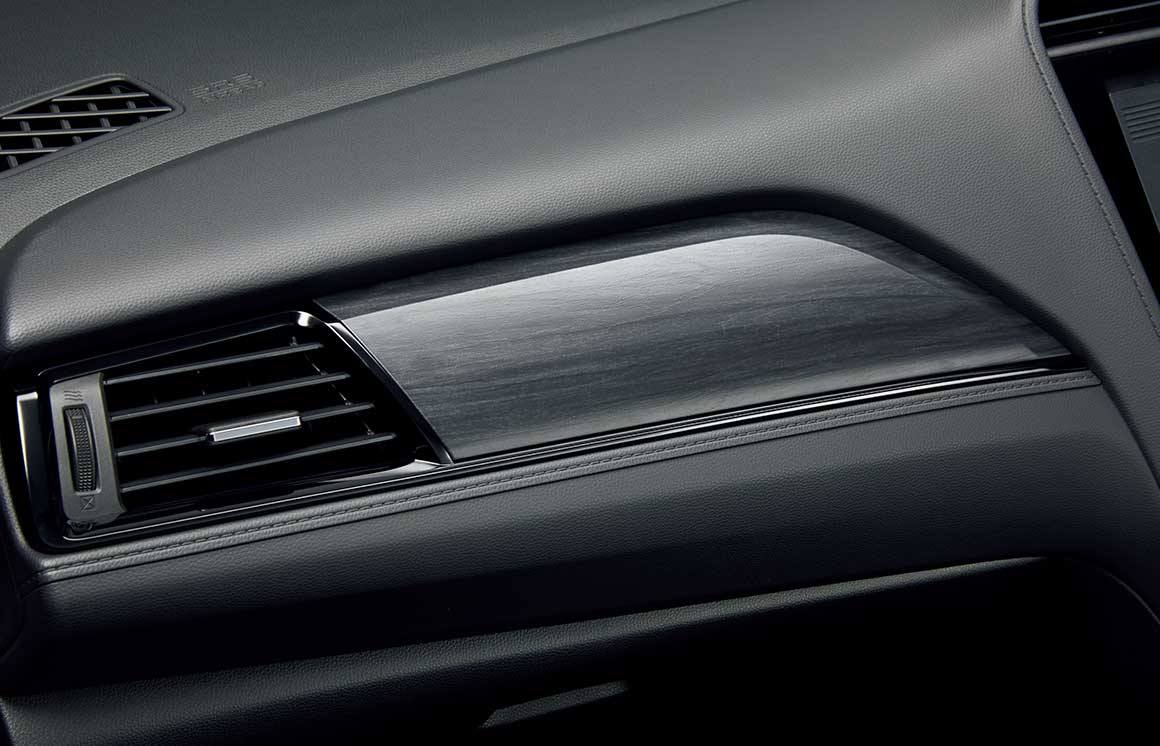 見た目も、触れていても、質の高さを感じる室内に。