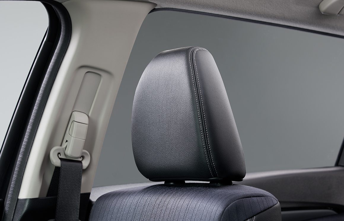 頚部衝撃緩和フロントシート＆頭部衝撃保護インテリア