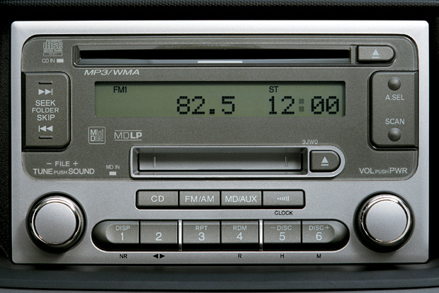 AM/FM�`���[�i�[�tMD/CD�v���[���[�{6�X�s�[�J�[