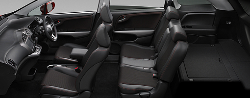 �ʐ^�� RST�i1.8L�j �C���e���A�J���[�̓u���b�N�~���b�h�@�I�[�f�B�I�z�[�����b�h�̓f�B�[���[�I�v�V����