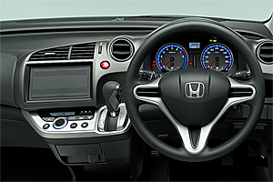 �ʐ^�� TS�i1.8L) �C���e���A�J���[�̓u���b�N�@�I�[�f�B�I�z�[�����b�h�̓f�B�[���[�I�v�V����