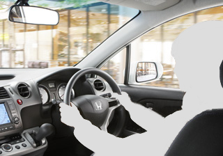 すっきり見やすい運転視界。
