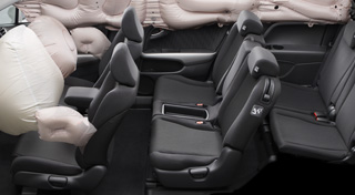 100���̐M������ڎw���ĊJ�����ꂽ�G�A�o�b�O�B