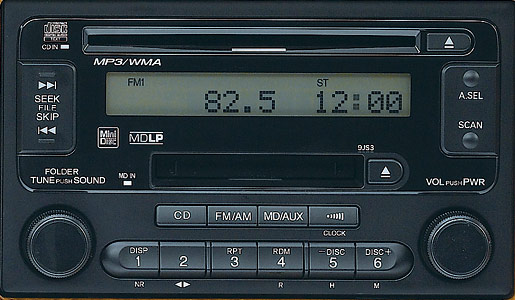 AM/FM�`���[�i�[�tMD/CD�v���[���[