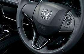 �h���C�o�[�̎�ɐS�n�悭�Ȃ��ށA�{�v���̃X�e�A�����O�z�C�[���B