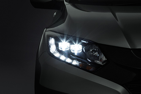 ��薾�邭�A��艓���܂ŏƂ炵�A�铹��J�V���ɂ���Ȃ���S�����B