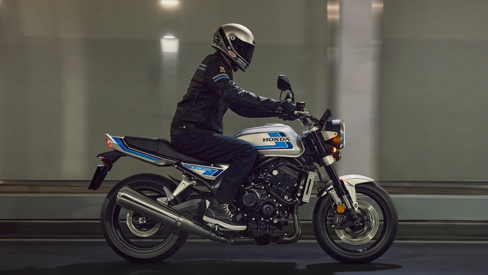 構えずに愉しめる、安定感のあるEX