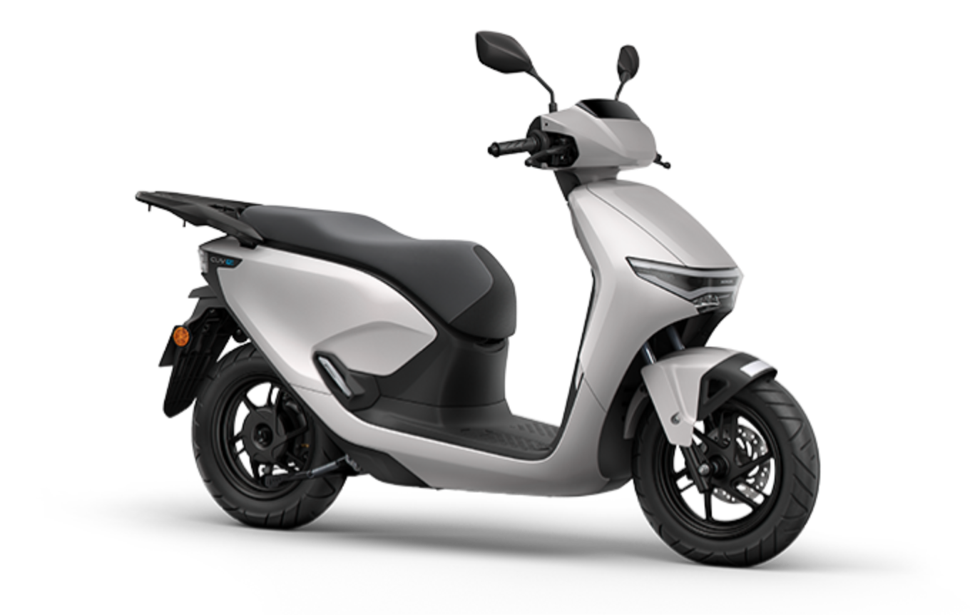 CUV e: パールジュビリーホワイト