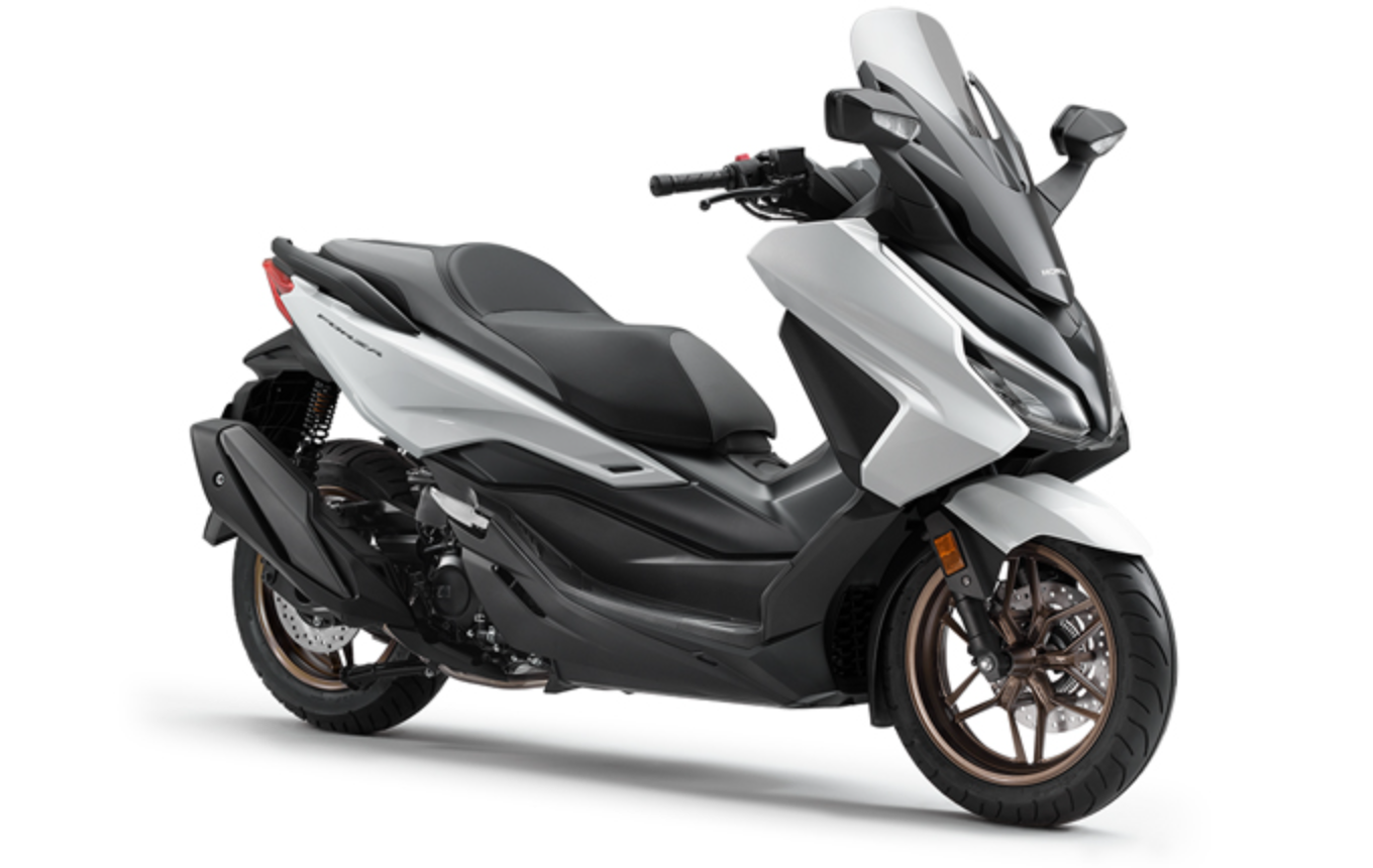 ADV160