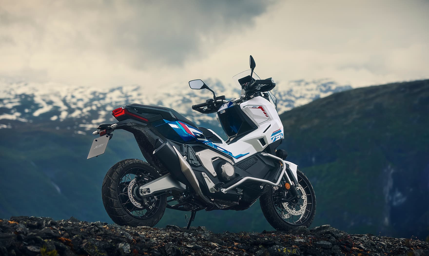 X-ADV
