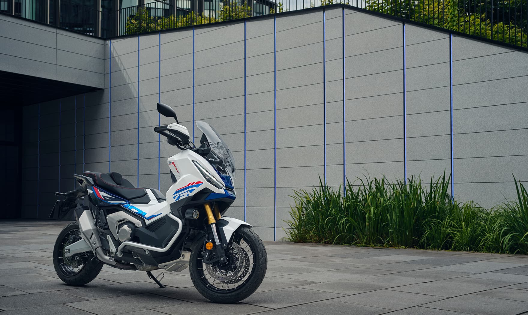 X-ADV