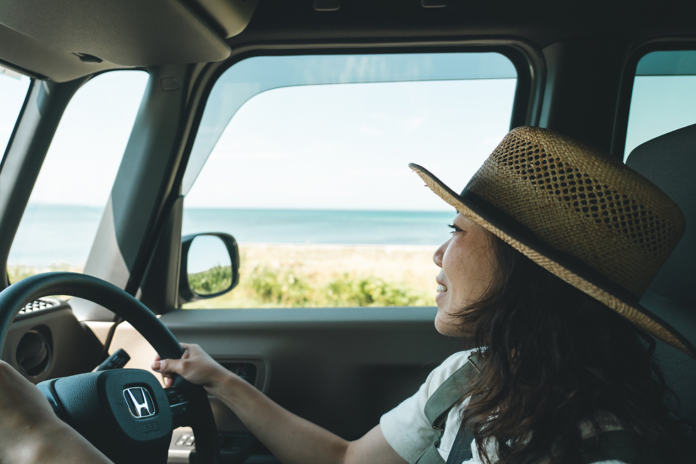 海沿いの道を走りながら