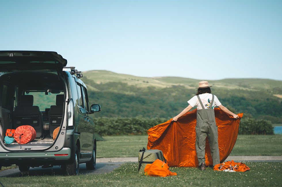 窓からどんな景色が見たいか考えながらテントの位置や向きを考える時間はいつもわくわくする