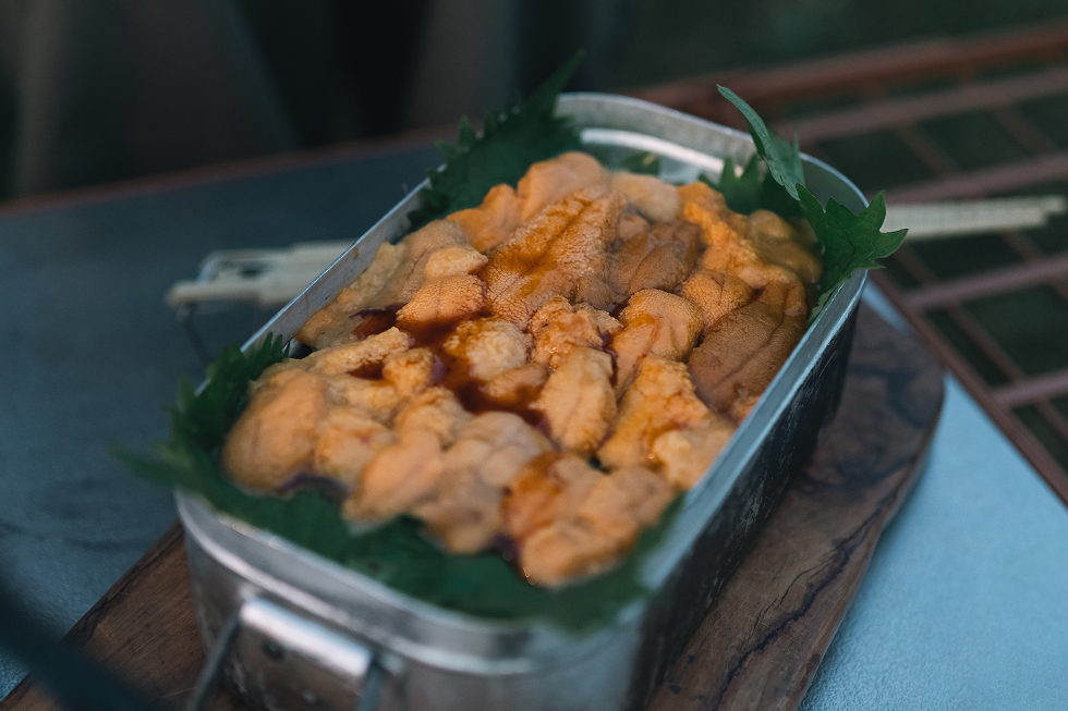 特製ウニ丼の出来上がり