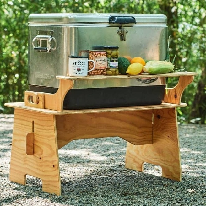 便利な食材置き場付き クーラーボックススタンド