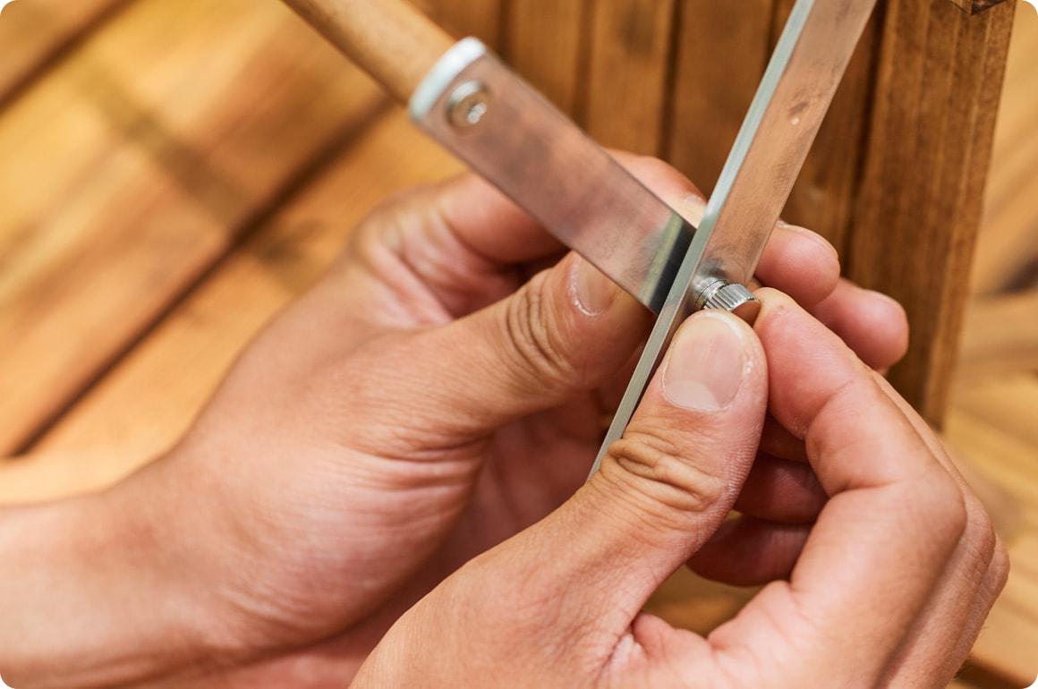 そしてキャンプで重宝する実用的アイデアが、カップのサイズに応じてスタンドの高さを変えられること