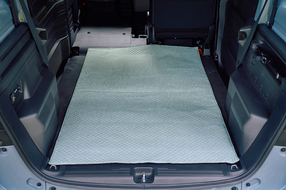 N-VANの荷室サイズに合わせて制作