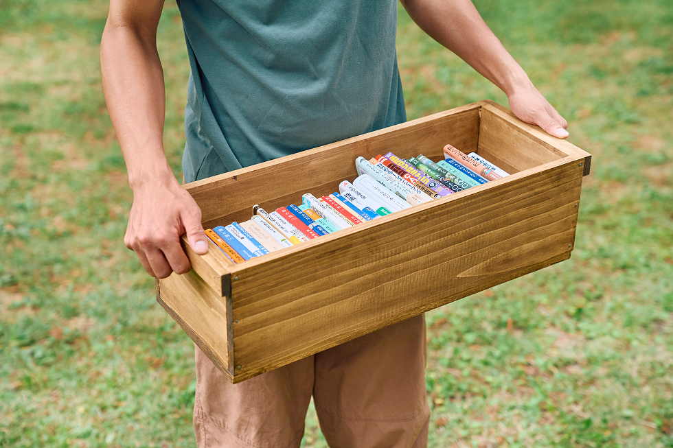 本箱には取っ手をつけたので、移動する際に持ち運びがしやすいのも特徴