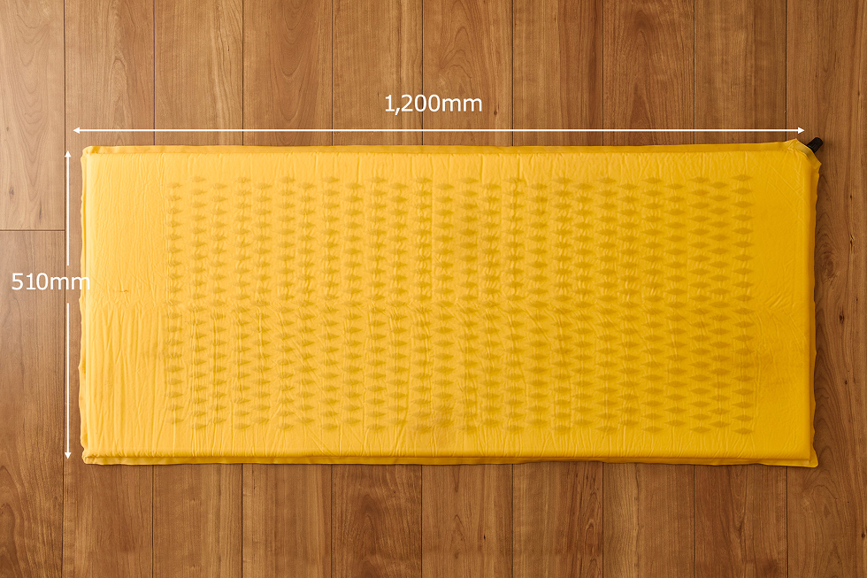 座椅子の中に入れるクッション材は、インフレータブルタイプのショート丈マットレスに設定