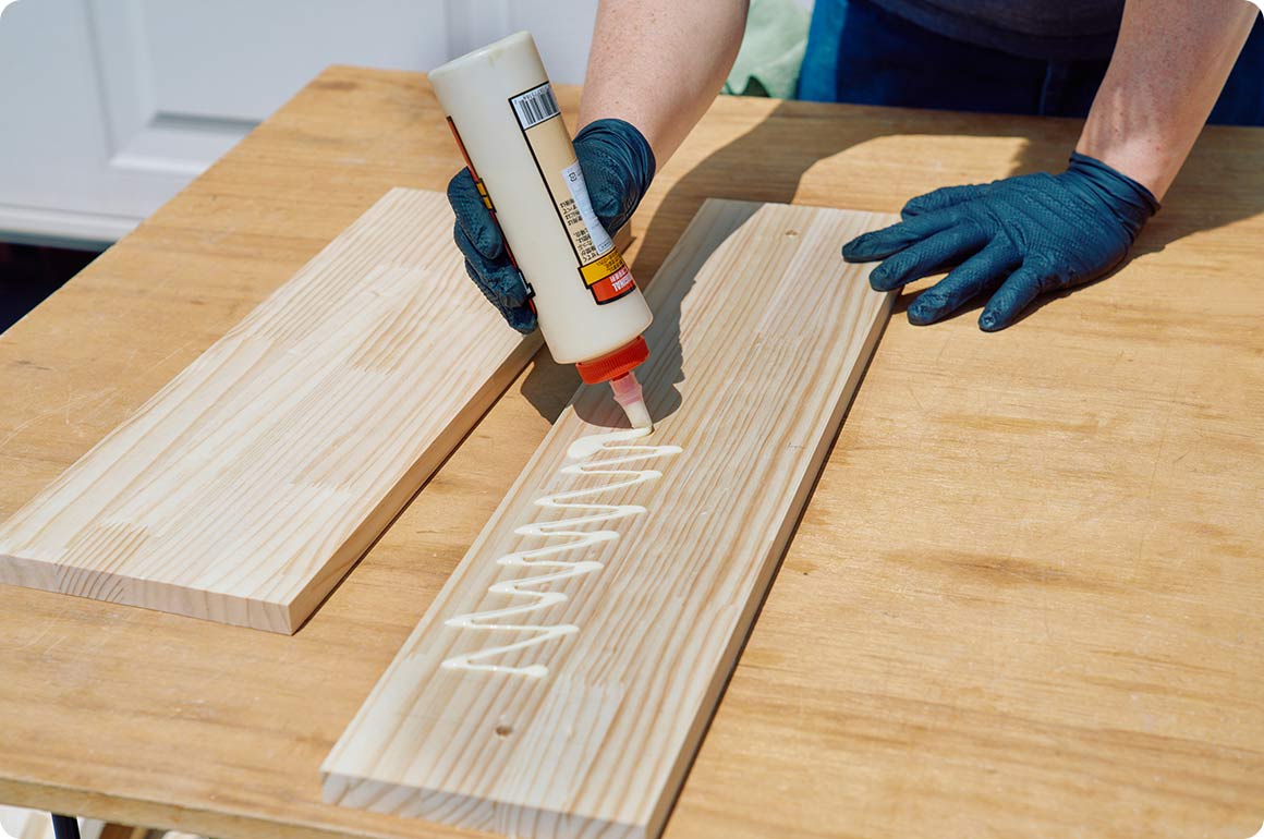 2枚の板の長さで天板の高さを調整